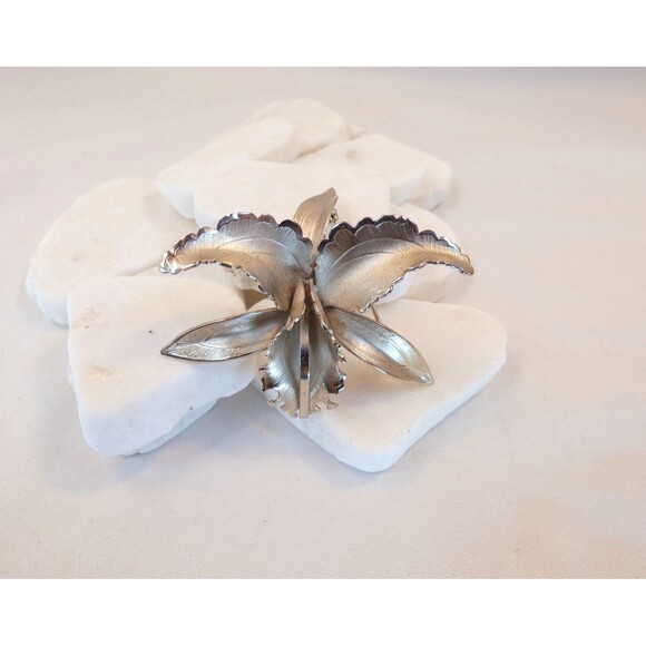 Giovanni  Orchid Brooch Victorian Style Vintage 1930s-1940s Silver Cattleya - Picture 6 of 6